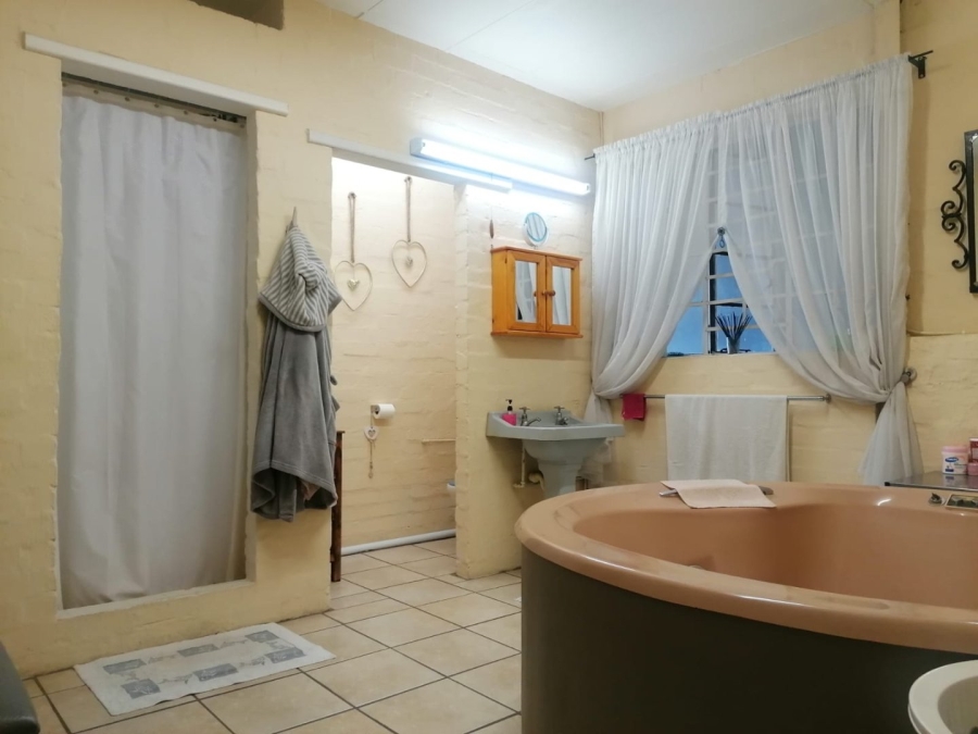 4 Bedroom Property for Sale in Ladybrand Free State